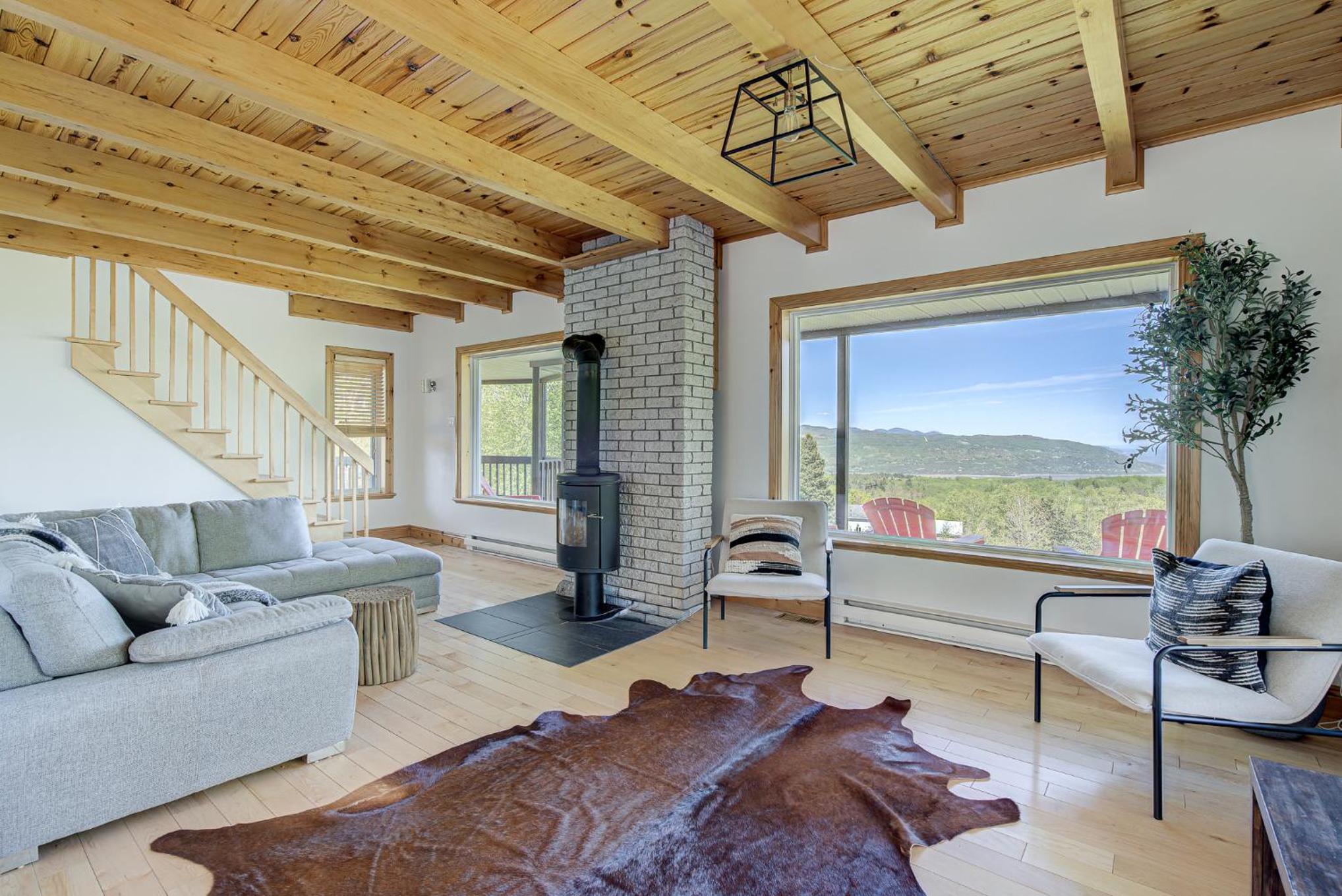 Idyllic Nature Retreat - Hot tub and Scenic Views
