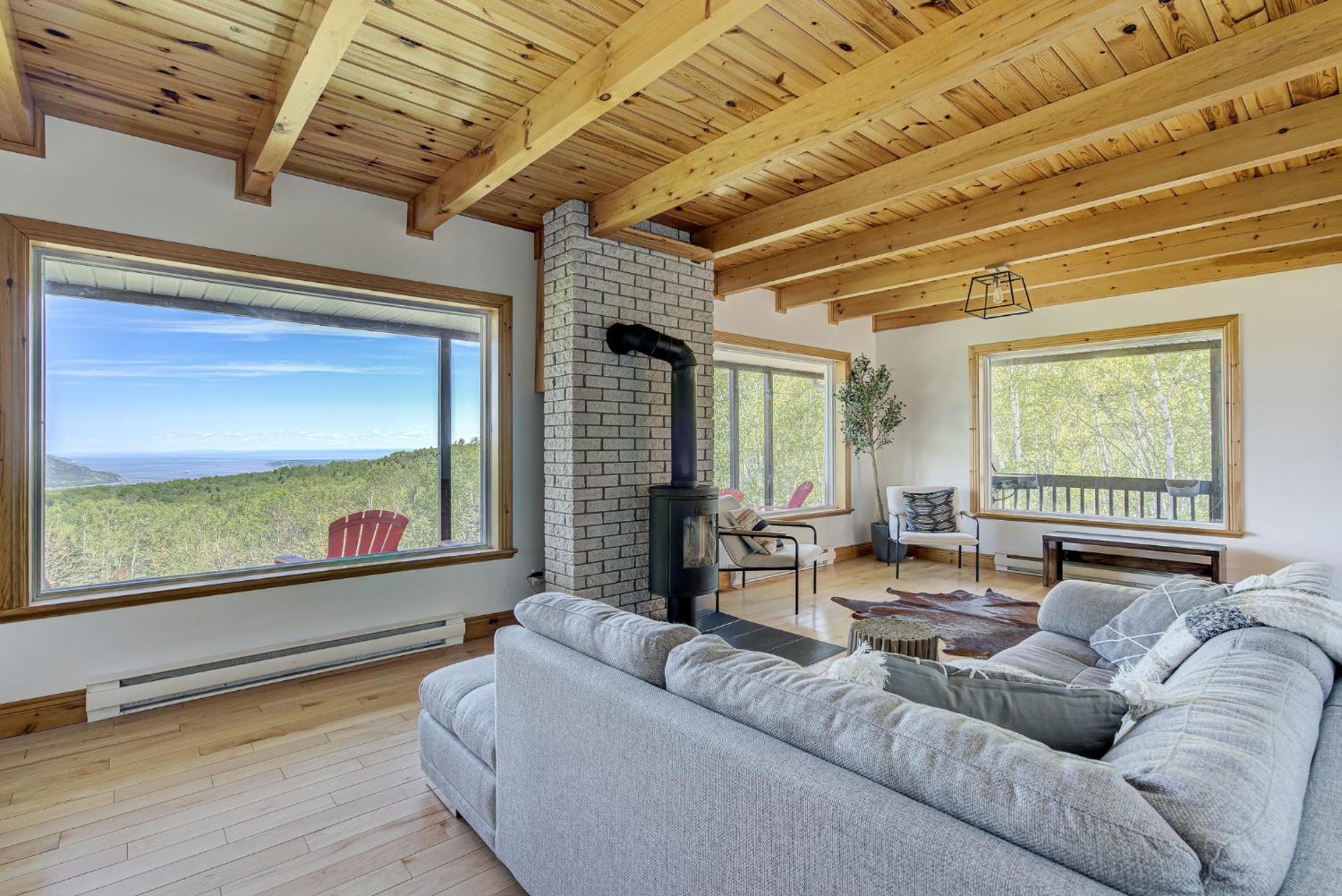 Idyllic Nature Retreat - Hot tub and Scenic Views