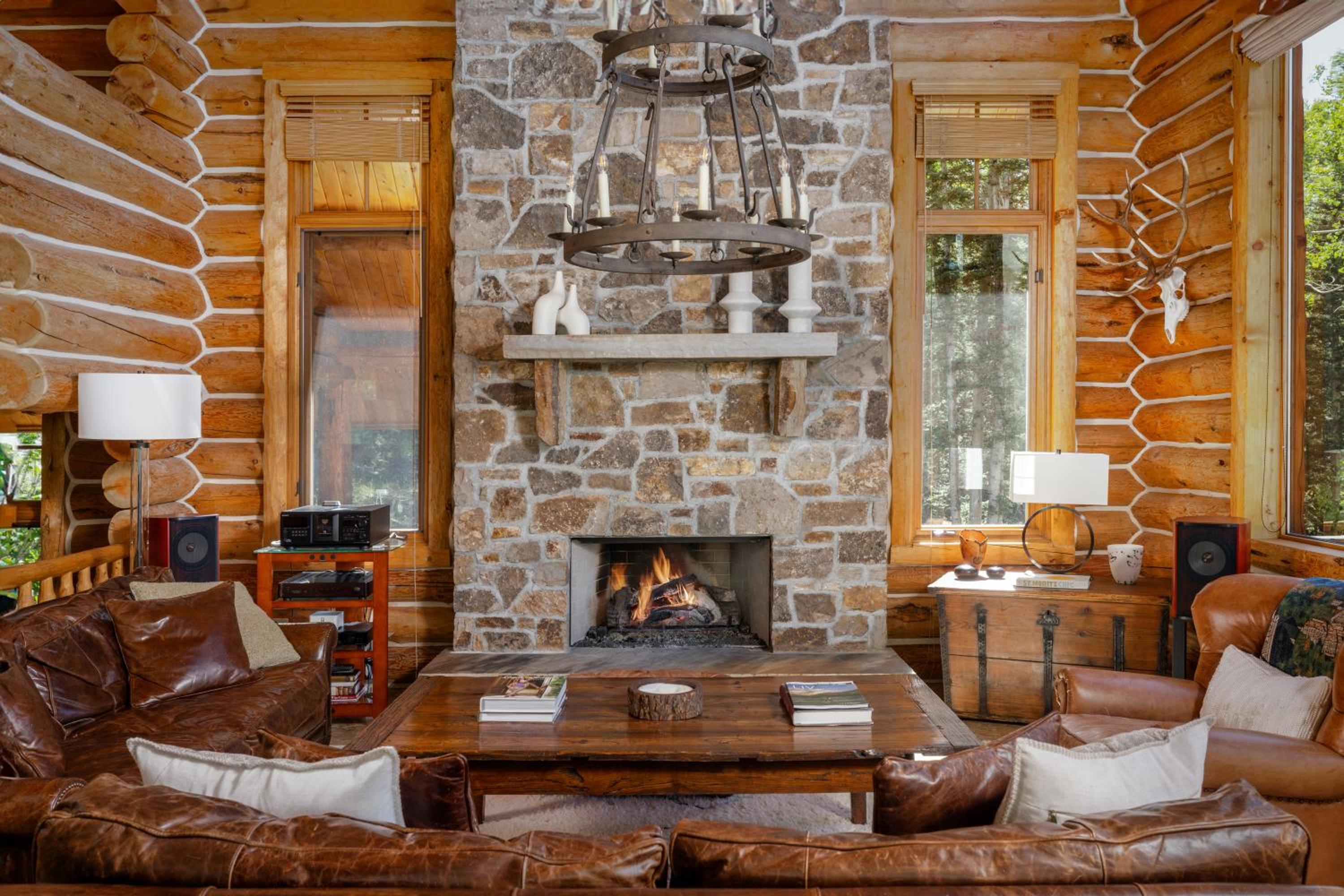 Bear Lodge - Modern log home at easy ski-in-out location view 3
