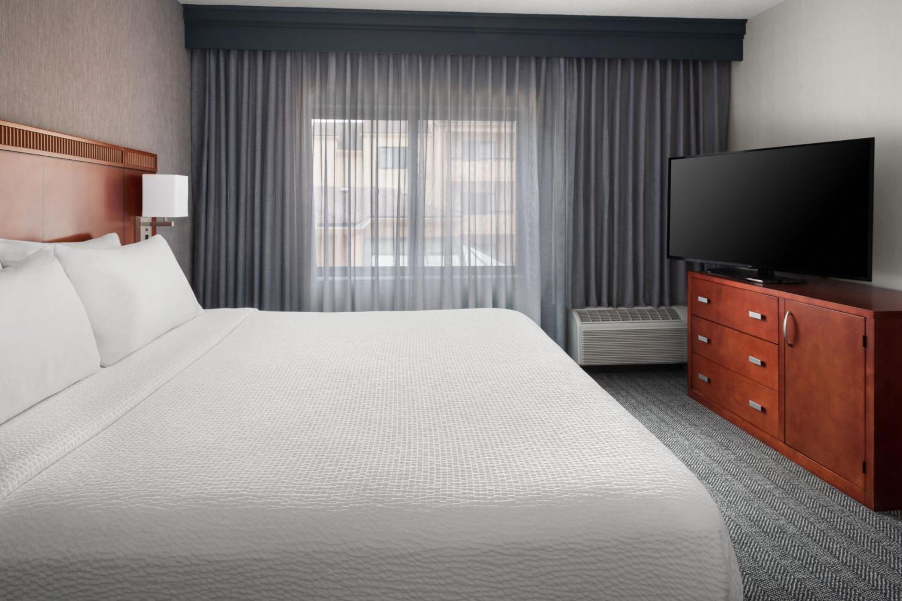 Courtyard by Marriott New Haven Wallingford - Property Image 2