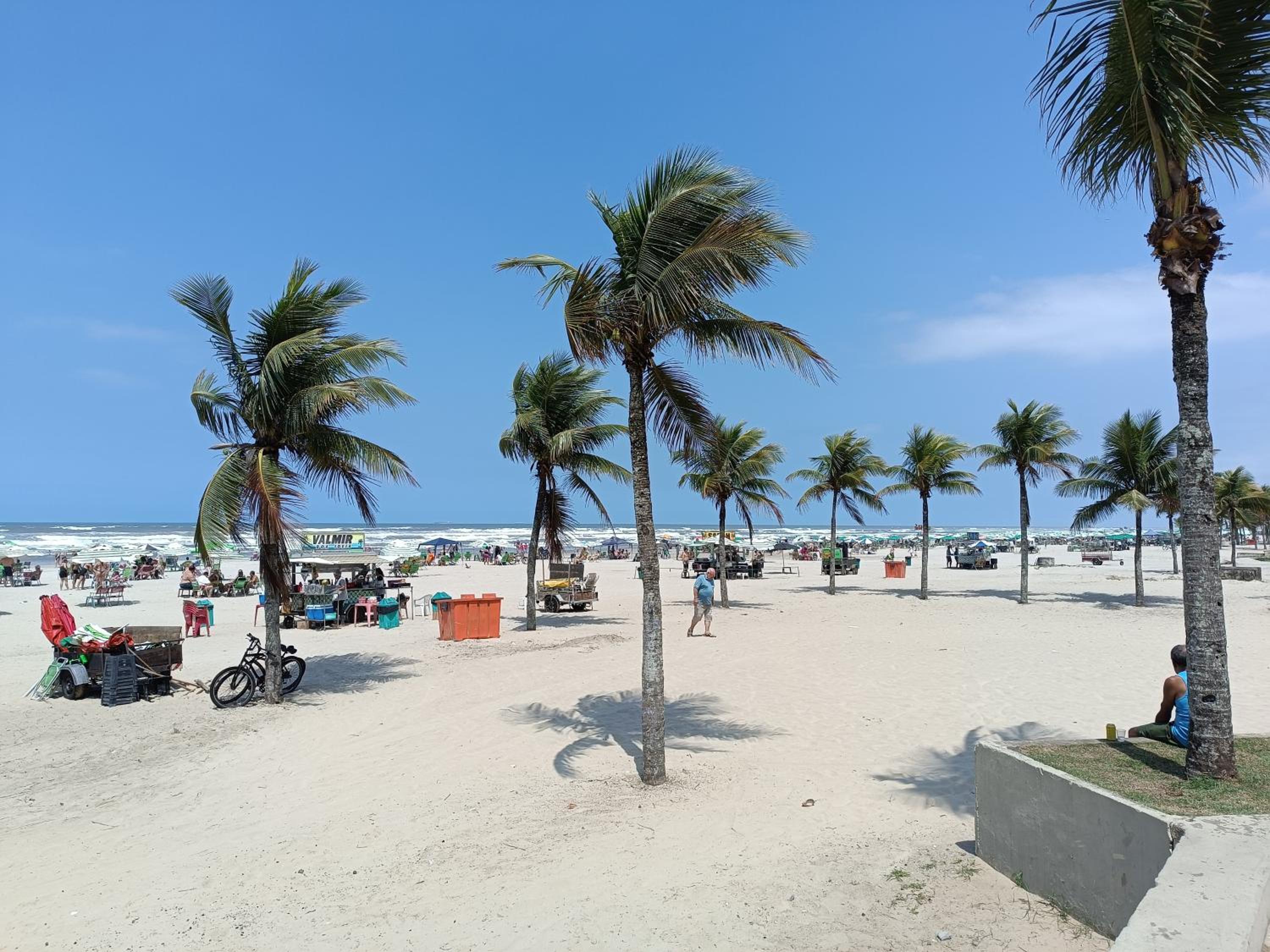 Acorde com o Som do Mar Apto Pé na Areia na Vila Tupi Praia Grande