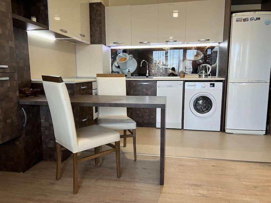 Cozy apartment - free parking