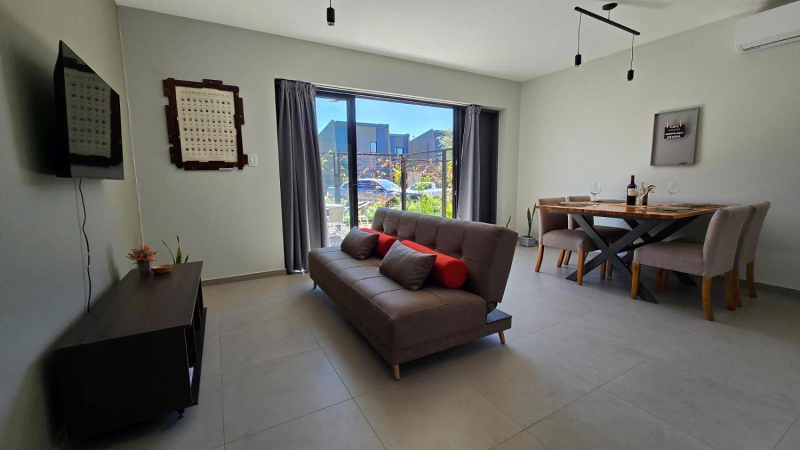 MALBEC Departamento - Complejo Privado - Ruta del Vino - hasta 3 o 4 personas