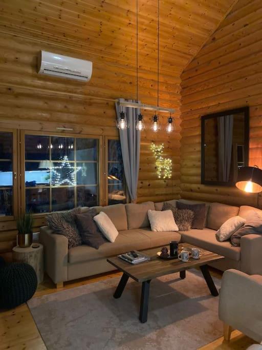 Rakkahovi in Levi Lapland