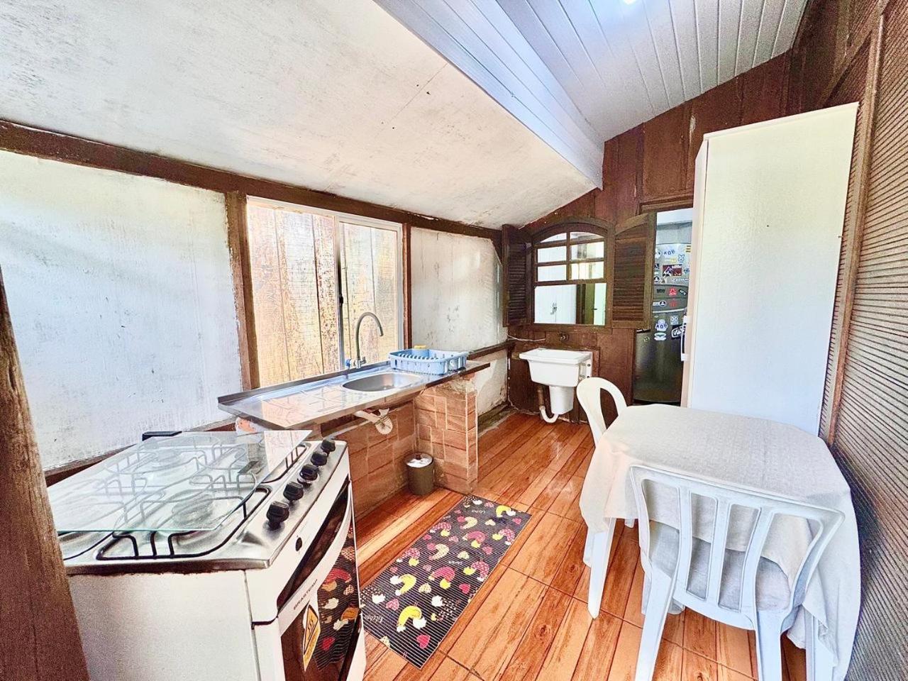Casa de 2 quartos e 1 mezanino na ilha do Mel próximo ao mar