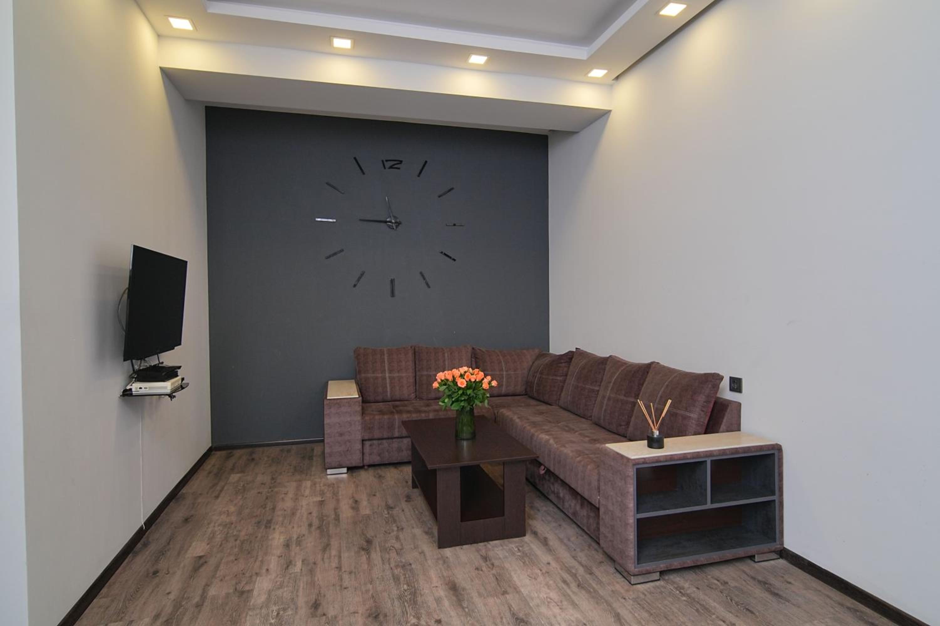 Elegant Suite In The City Center by Sweet Home