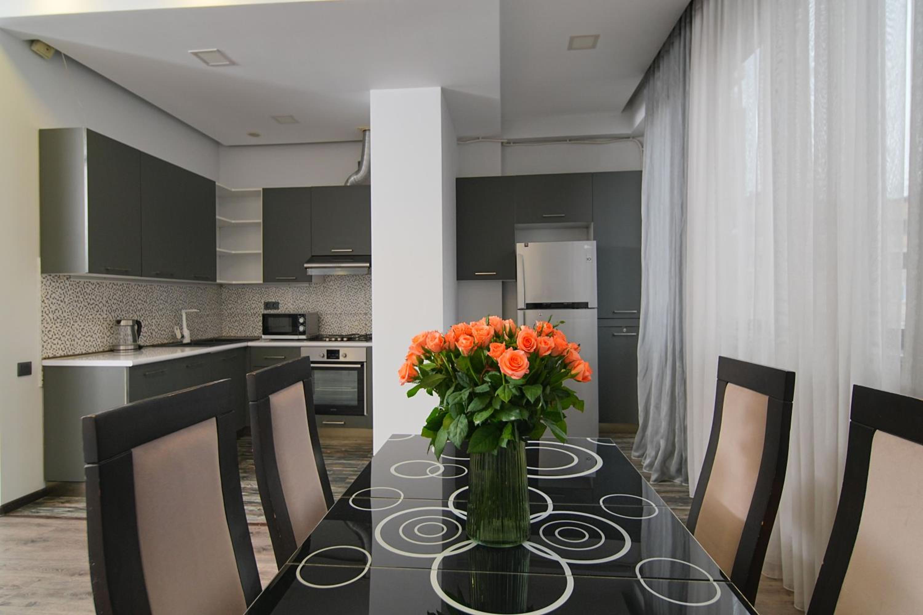 Elegant Suite In The City Center by Sweet Home
