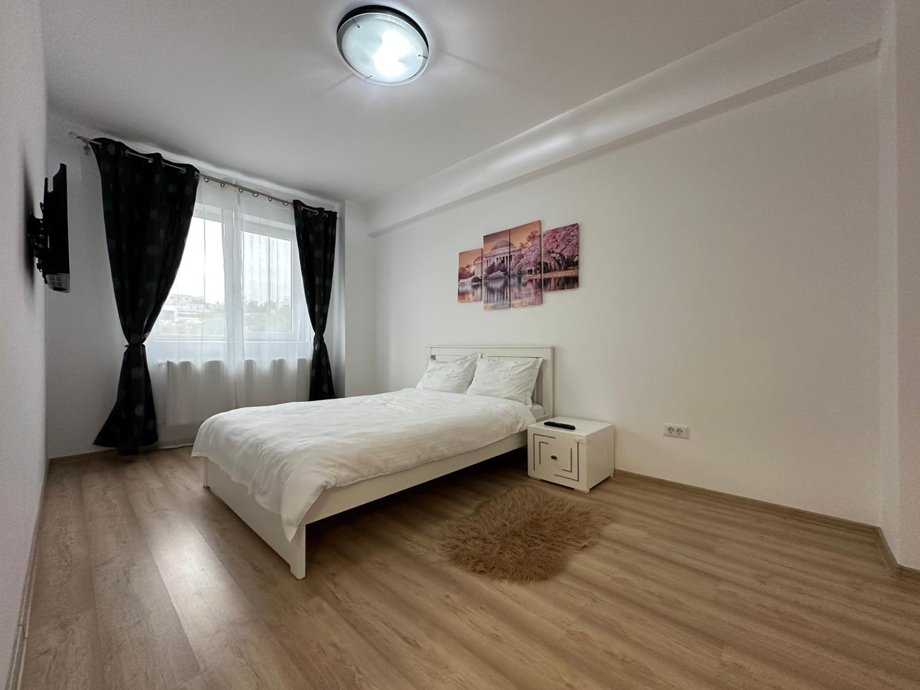 Renting Solutions Palas Mall view 3