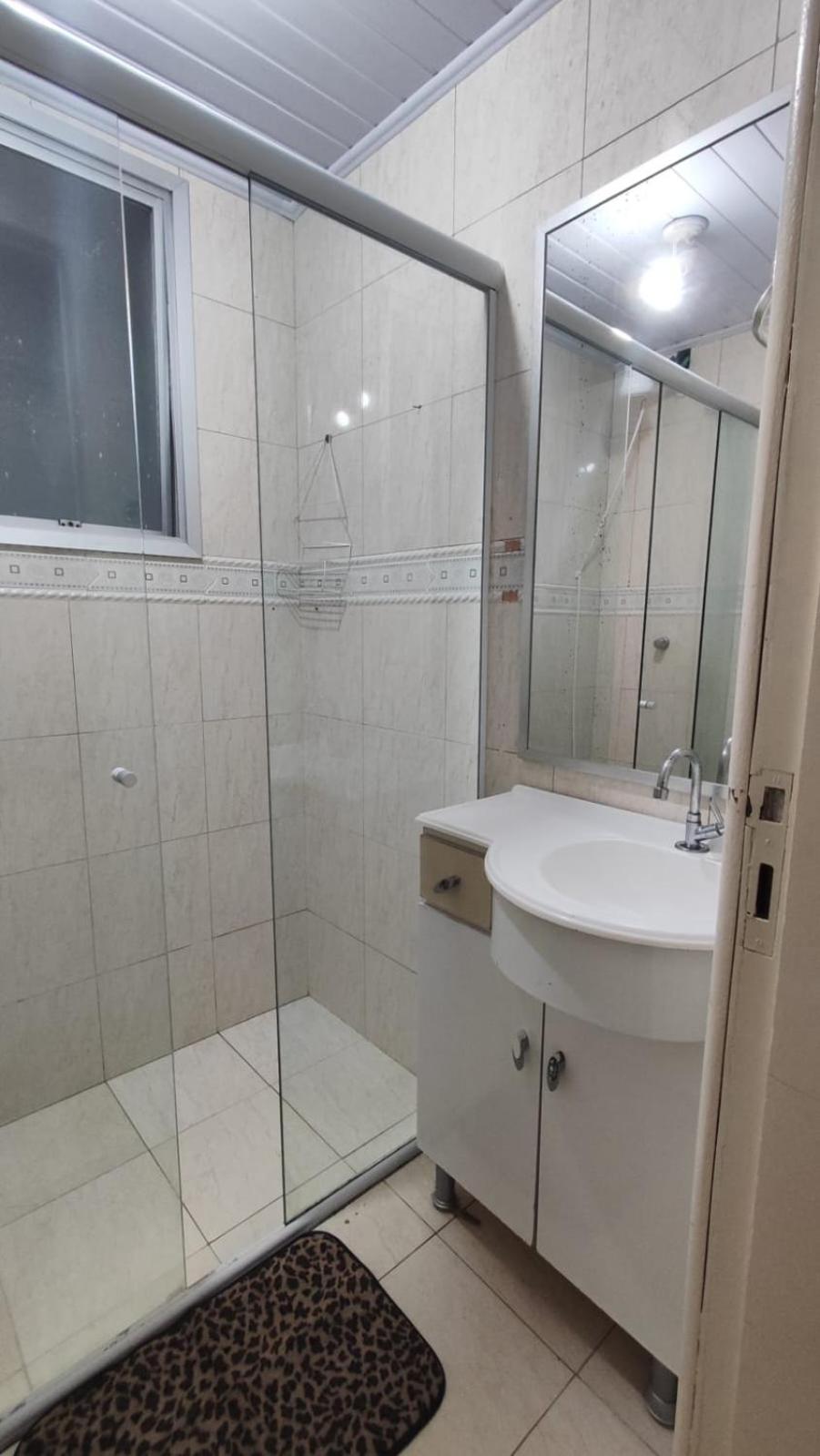 Amplo apartamento próximo ao Mar-Mar Grosso-Laguna