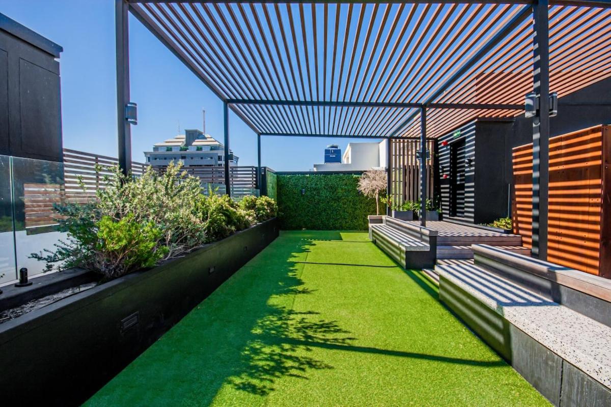 Chic Urban Apartment • Prime Cape Town Location