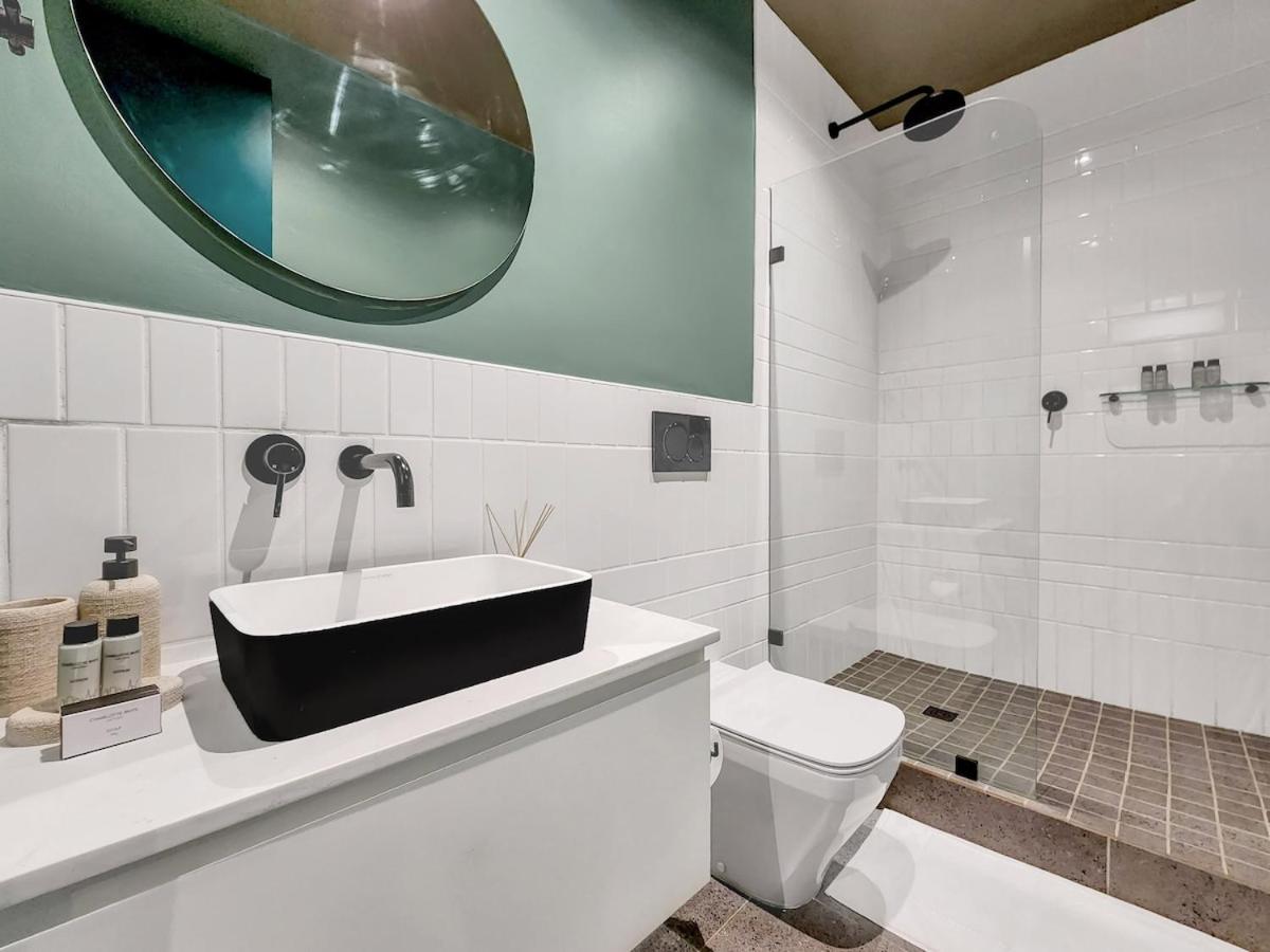 Chic Urban Apartment • Prime Cape Town Location