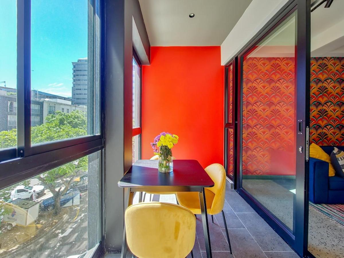 Chic Urban Apartment • Prime Cape Town Location