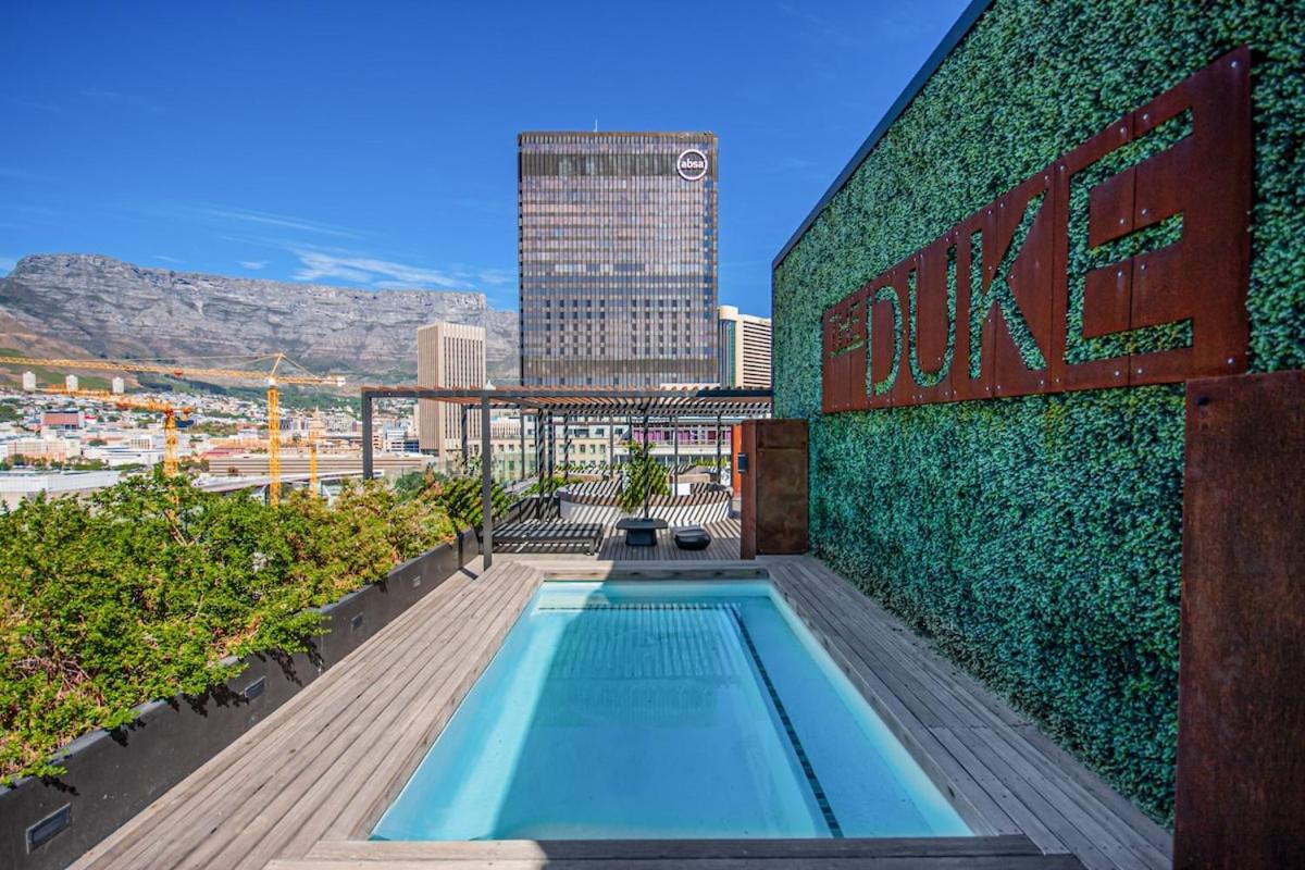 Chic Urban Apartment • Prime Cape Town Location