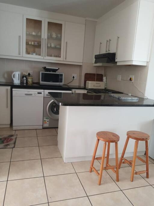 Hildegard's Central Stellenbosch River Townhouse