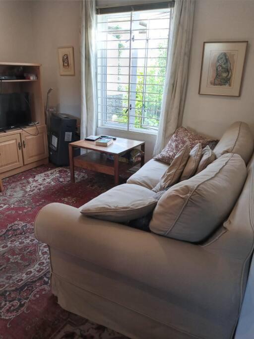 Hildegard's Central Stellenbosch River Townhouse