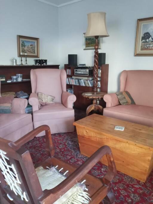 Hildegard's Central Stellenbosch River Townhouse