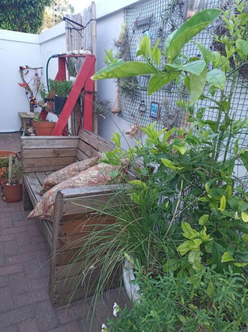 Hildegard's Central Stellenbosch River Townhouse