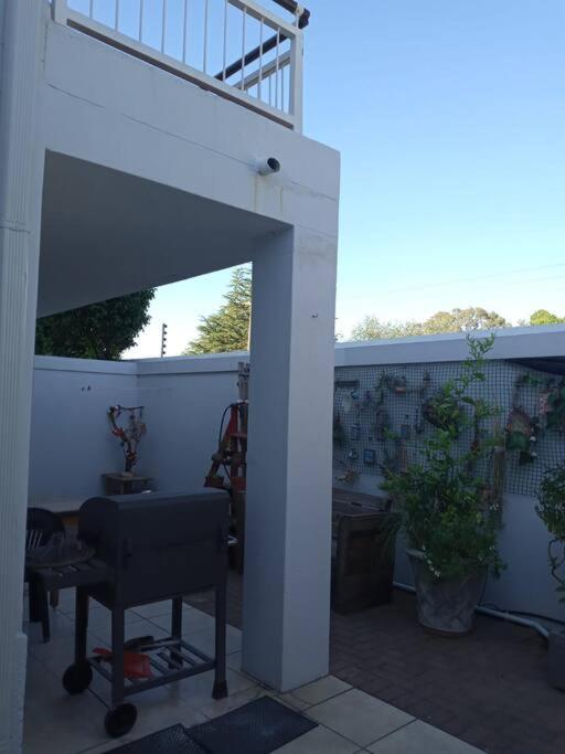 Hildegard's Central Stellenbosch River Townhouse