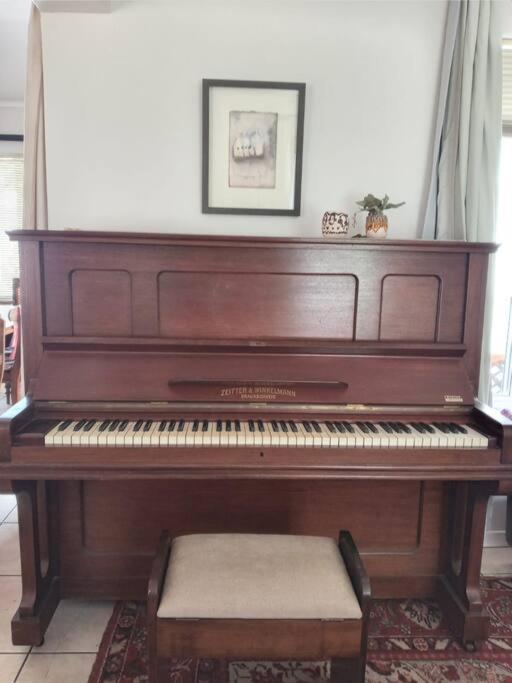 Hildegard's Central Stellenbosch River Townhouse