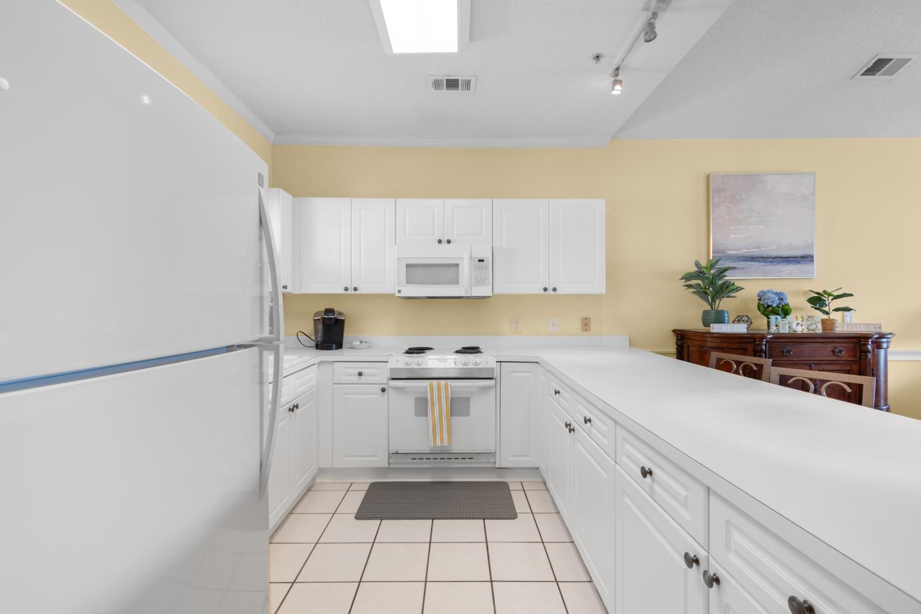 Top Floor @ Golf Condo- Sleeps 6- Pool Views-Grill by myBeach Vacation Rentals view 4