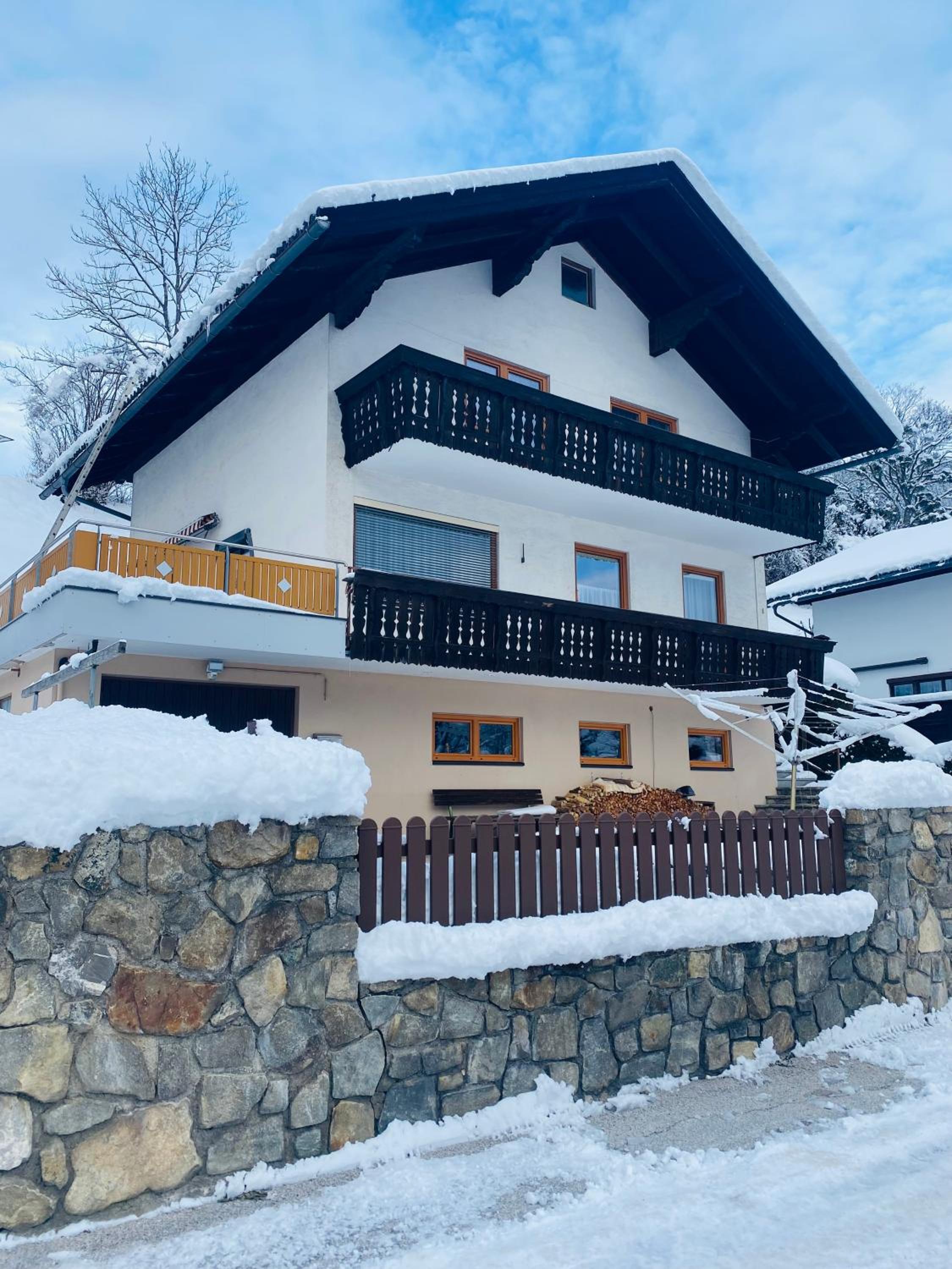 Ferienhaus JOLOISIA mit Blick auf Planai
