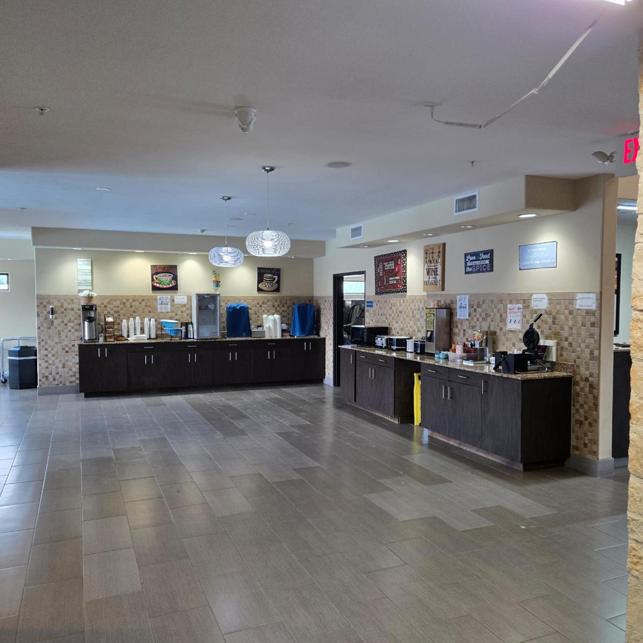 Karnes City Lodge