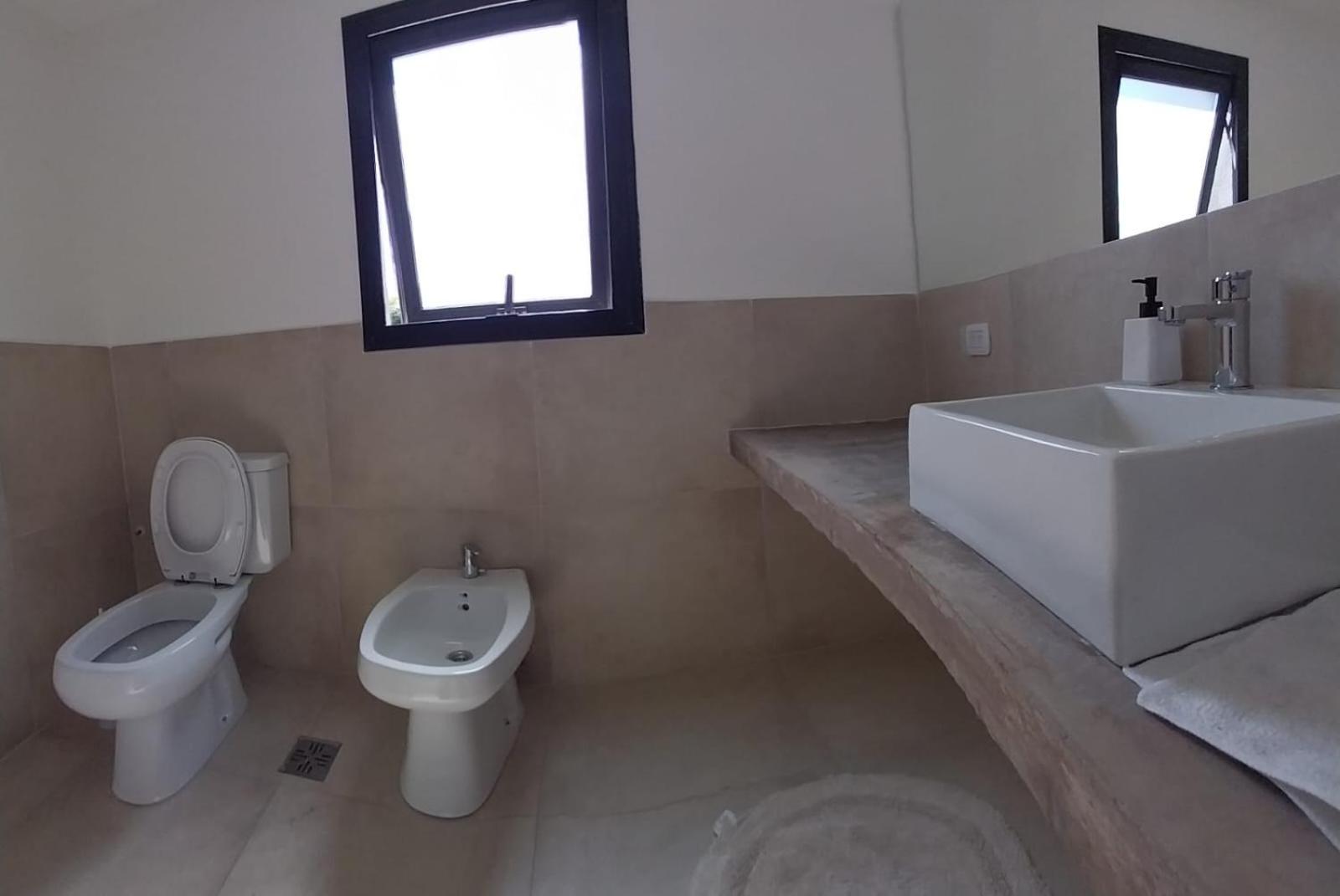 Moderna, calida y luminosa casa en acantilados para 2 Personas