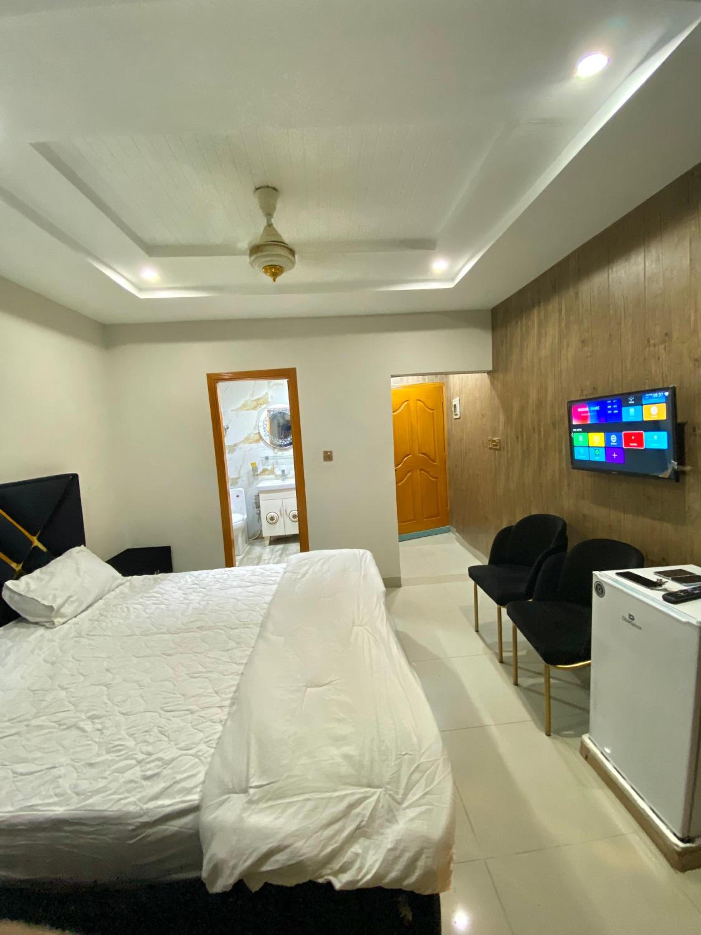 Bahria Guest House