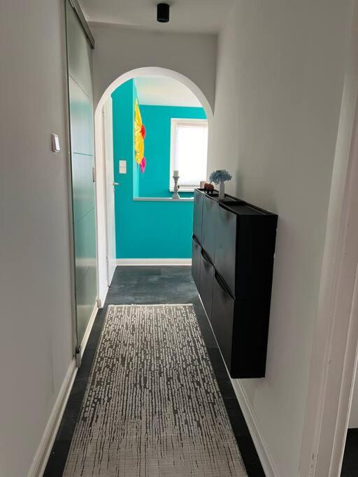 Gesamte Wohnung mit Parkplatz