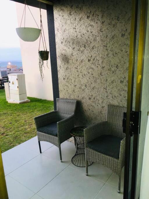 Homely 2bedroom with a beach & harbour view