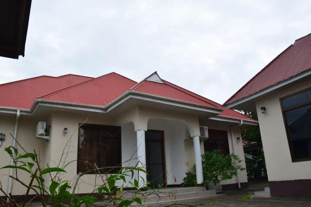 Colubus lodge bed and breakfast
