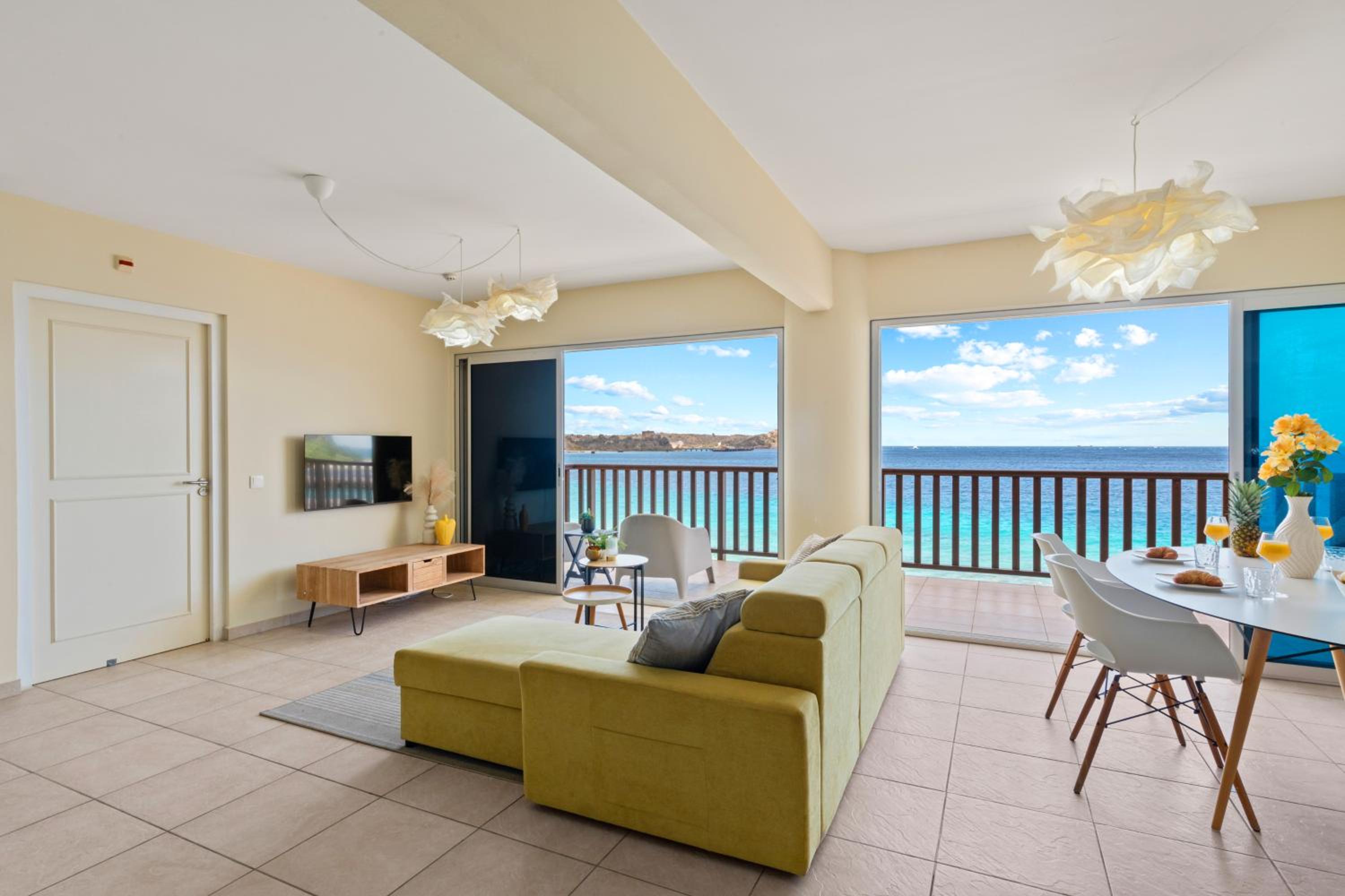 Heerlijk appartement met prachtig uitzicht op zee!
