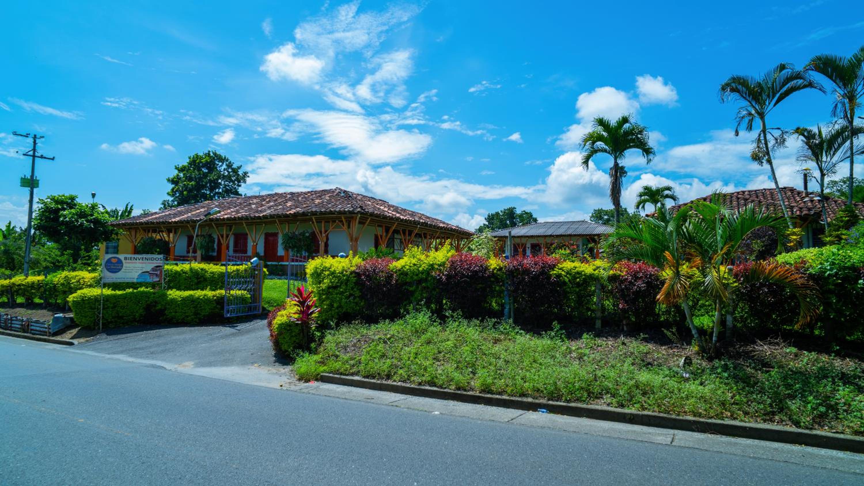 Finca Hotel SHALOM LA DORADA EJE CAFETERO