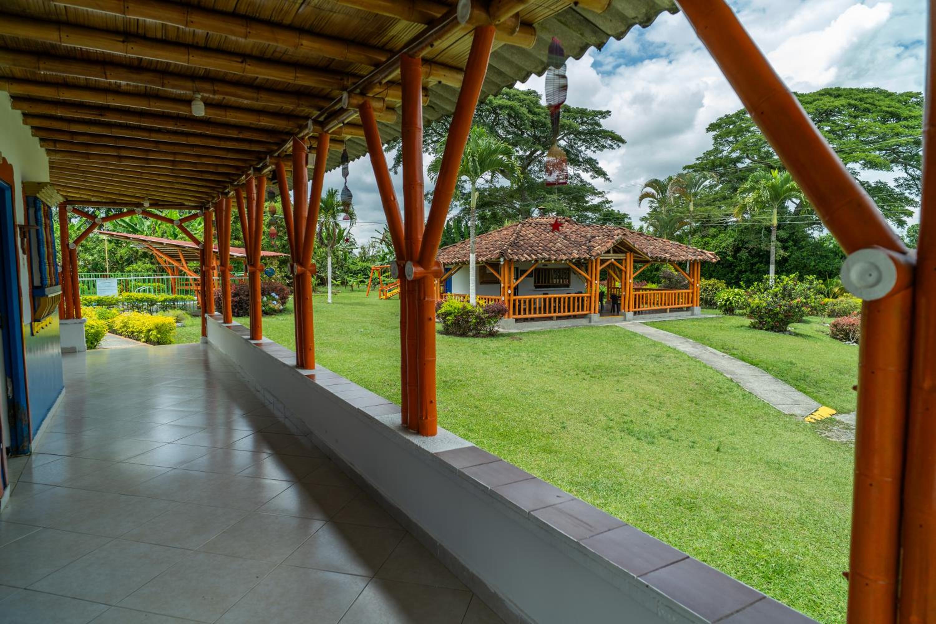 Finca Hotel SHALOM LA DORADA EJE CAFETERO