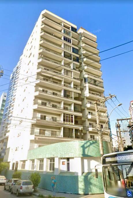 Apt quarto e sala no Centro de Guarapari
