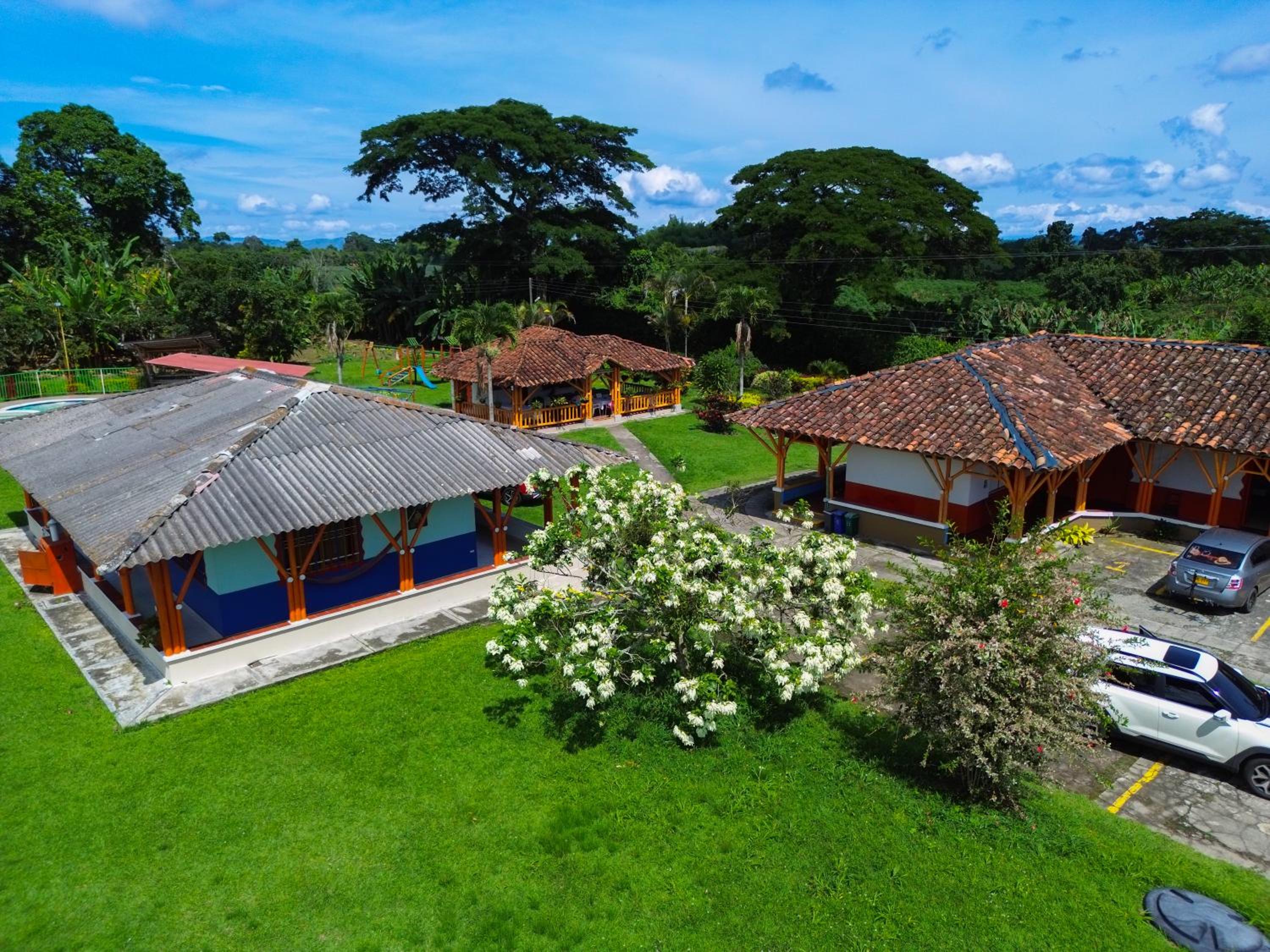 Finca Hotel SHALOM LA DORADA EJE CAFETERO