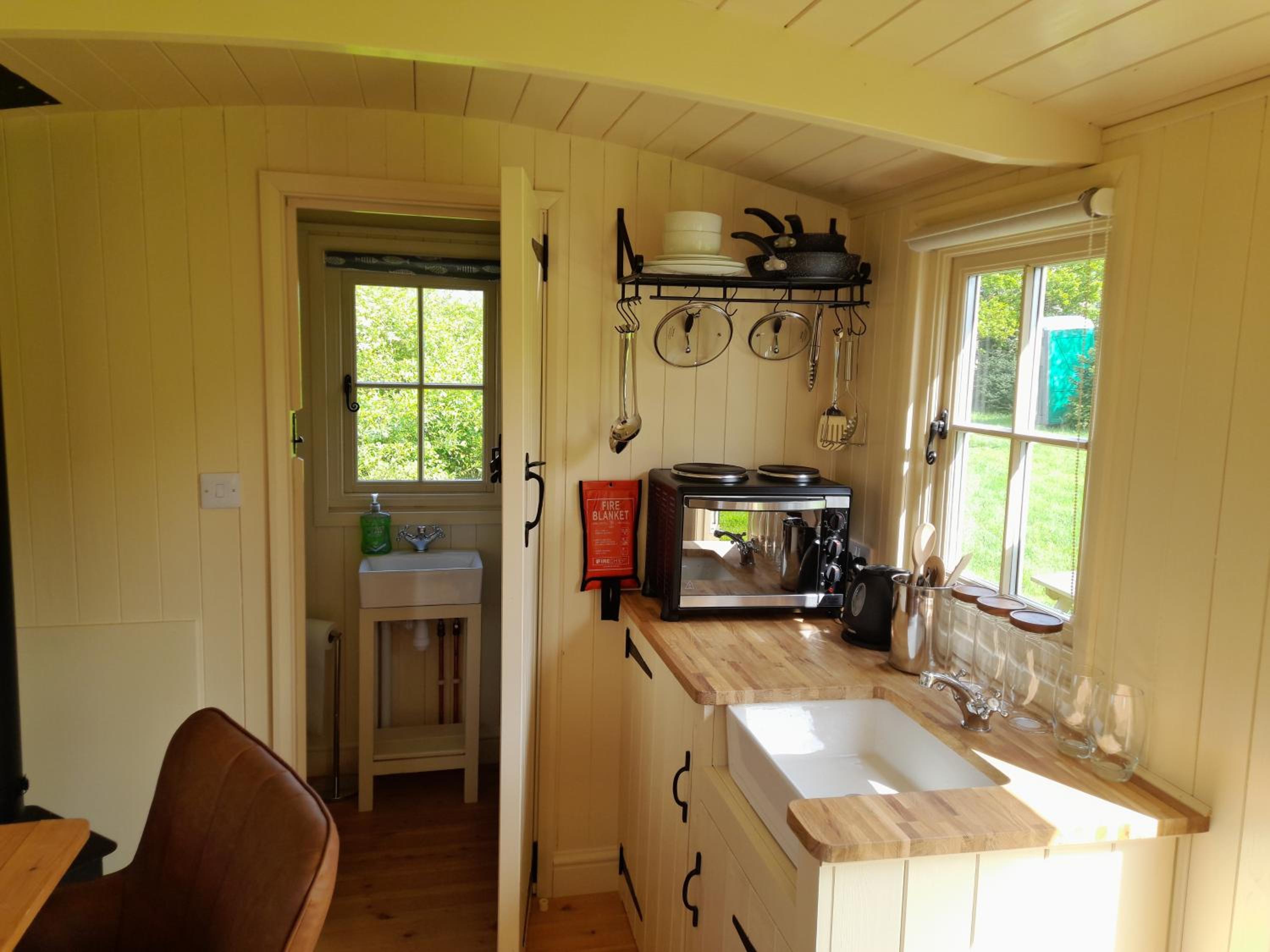 Hill Top Hideaway Shepherds Hut with Hot Tub