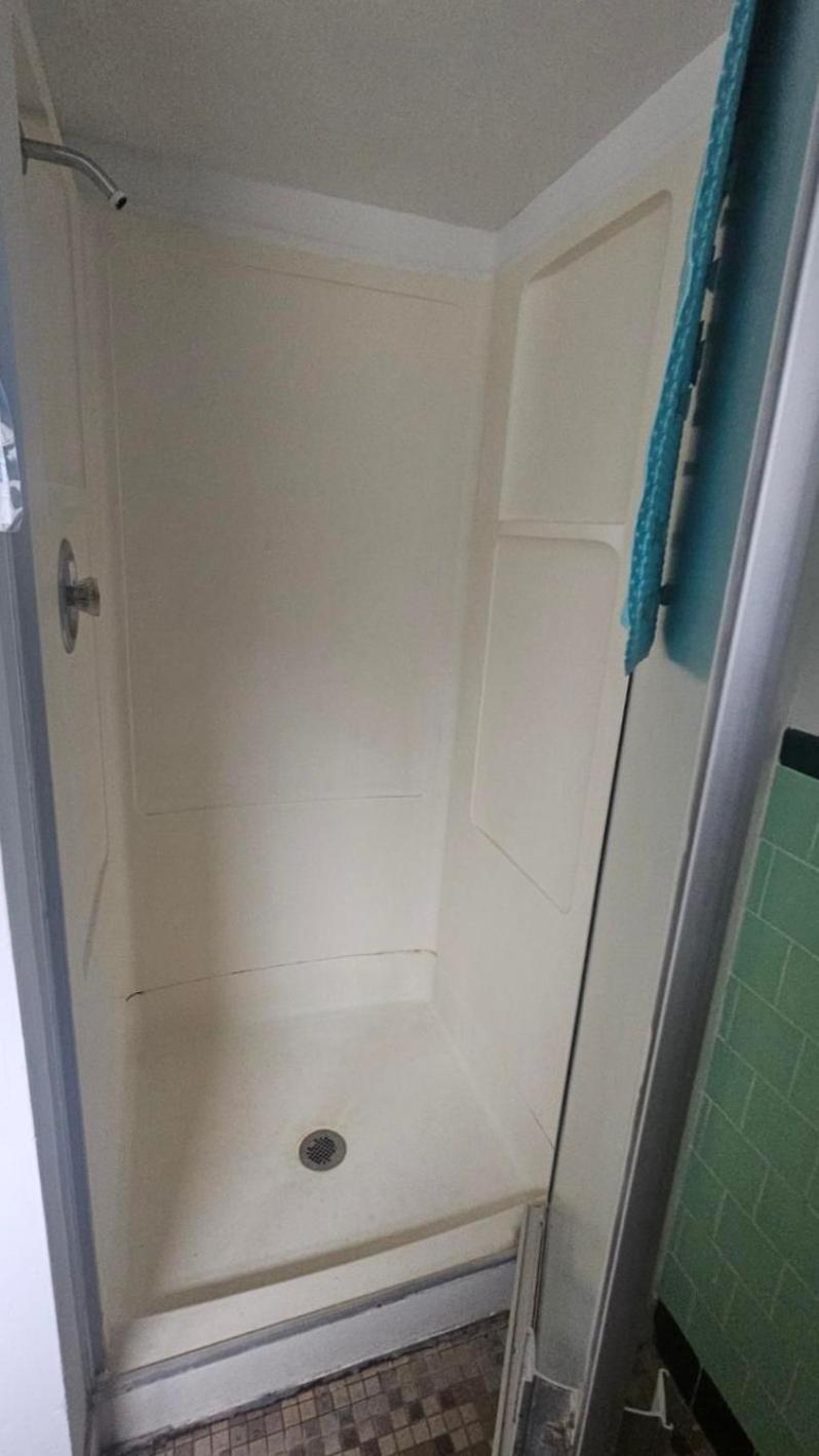 Twin room near Hillsboro
