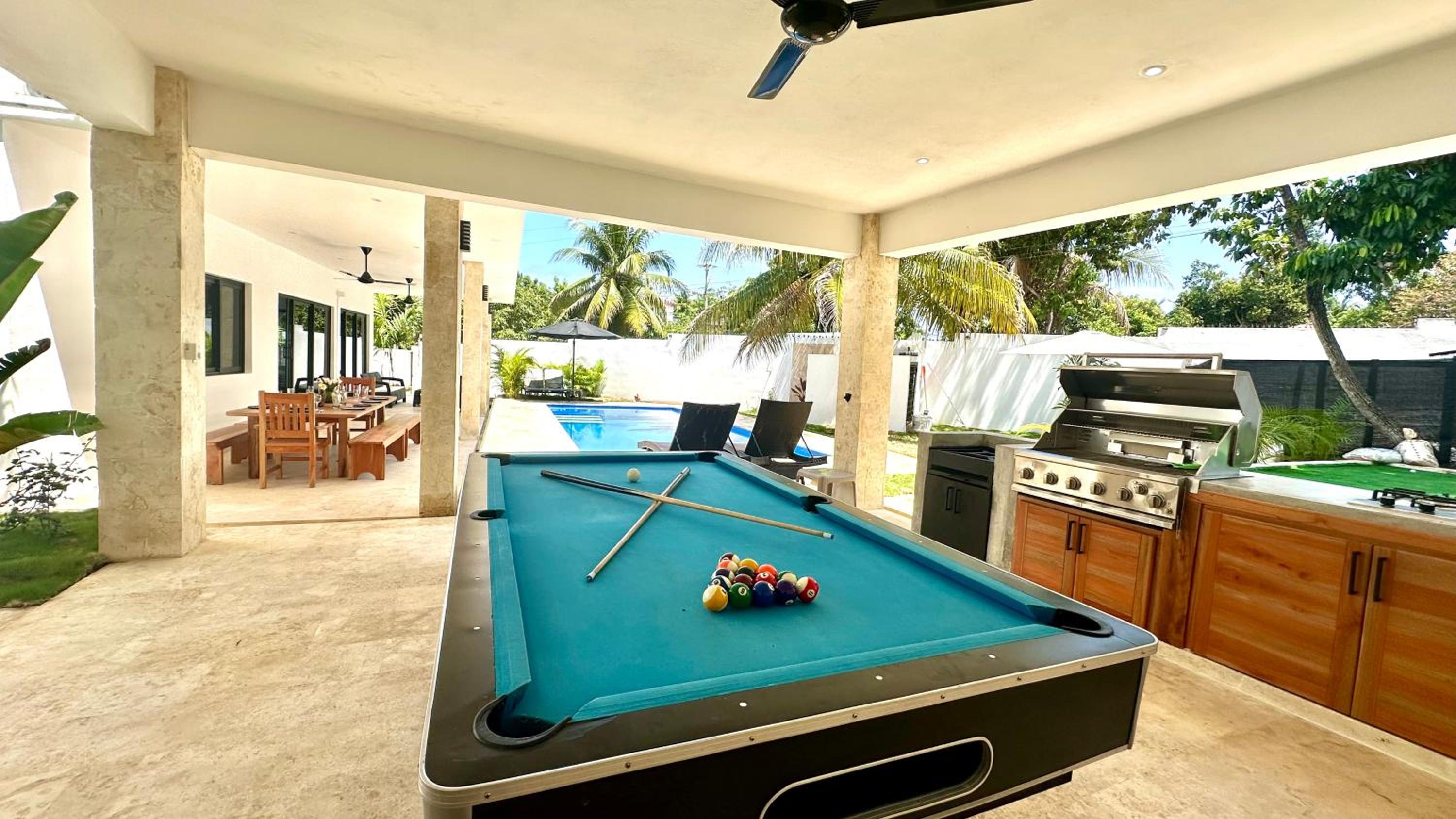 NEW Grand 5 Bedroom Villa with Pool and Full outdoor Kitchen !