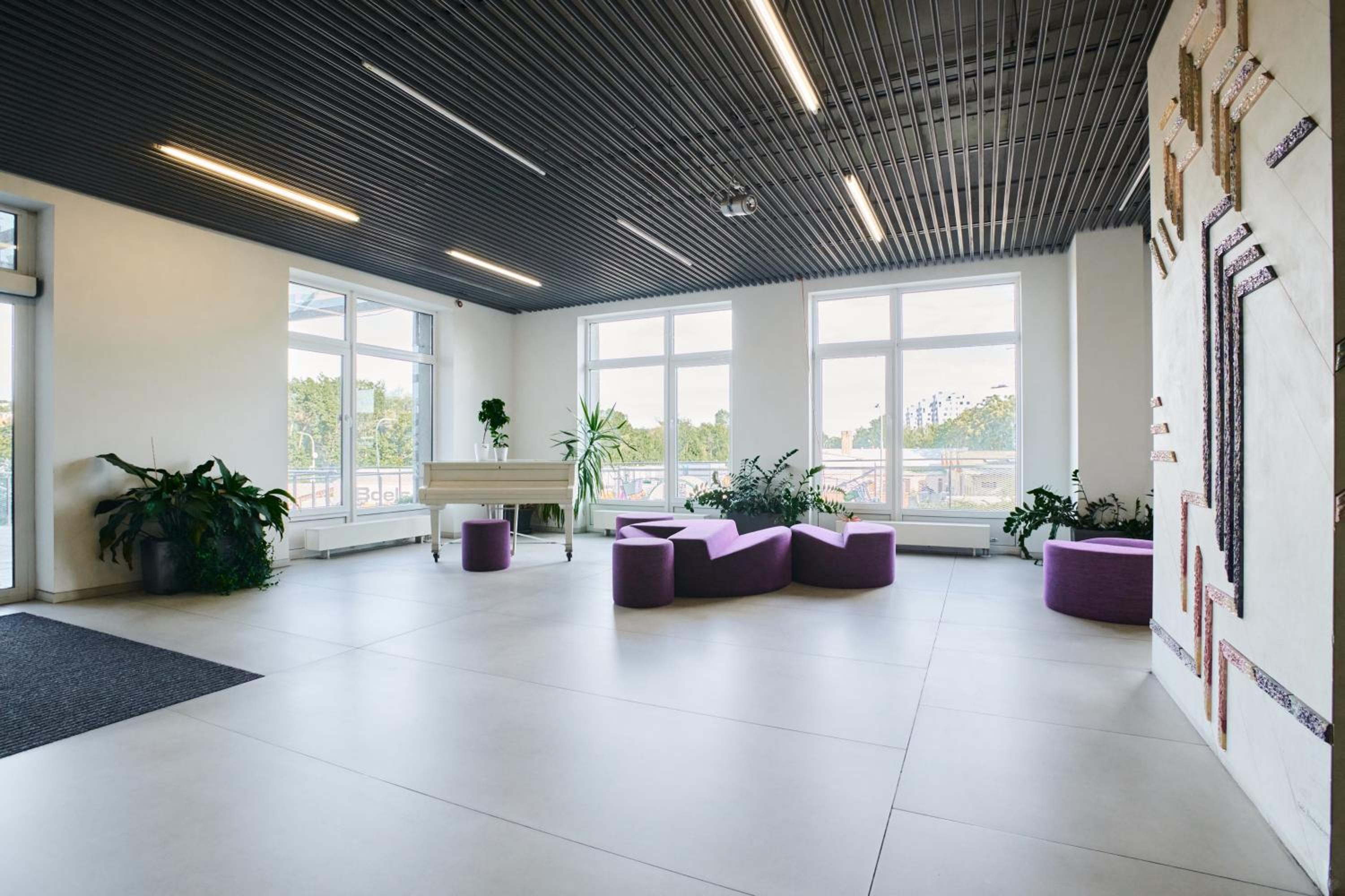 High-Sky O2 arena Apartment with garage parking and AC