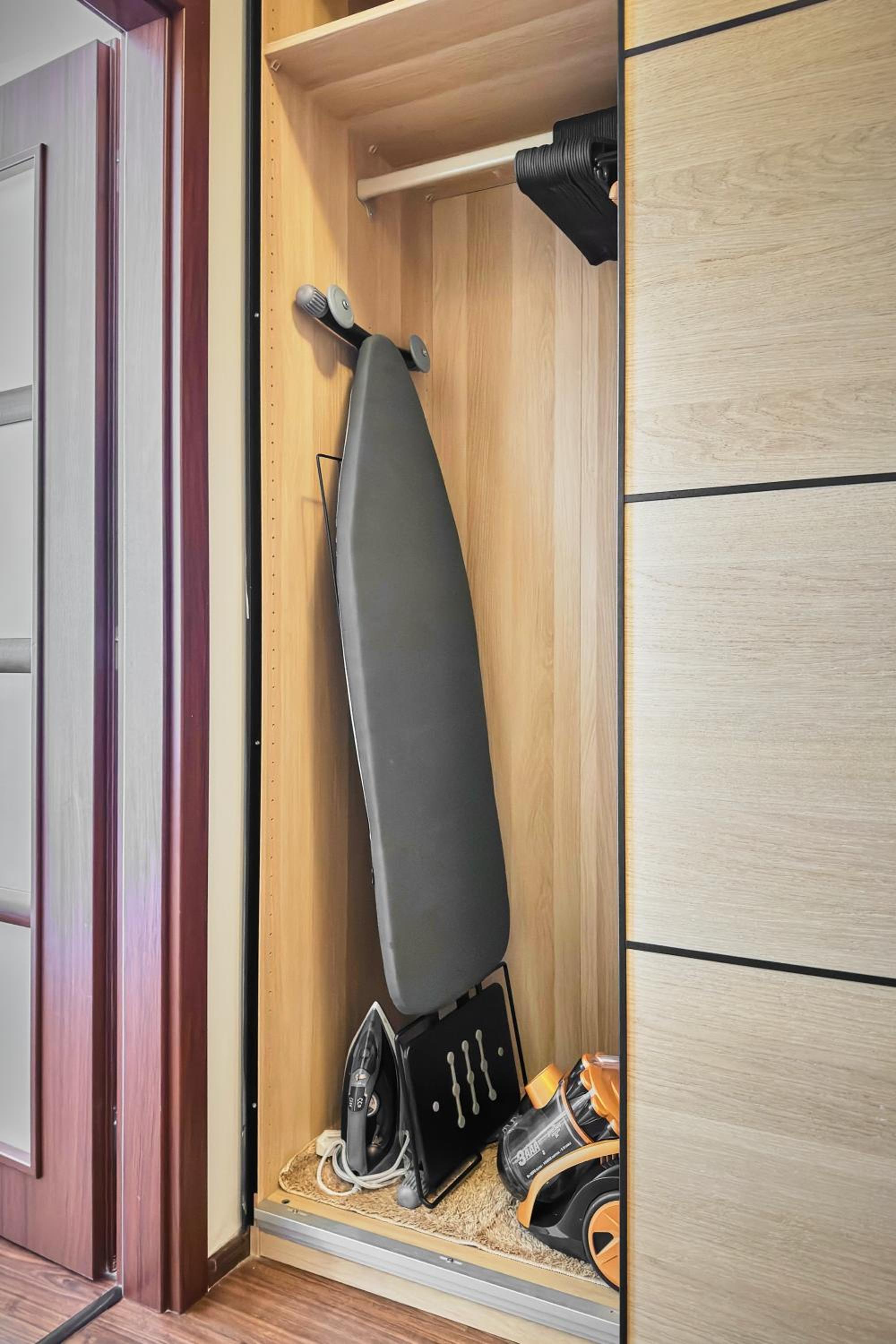 High-Sky O2 arena Apartment with garage parking and AC