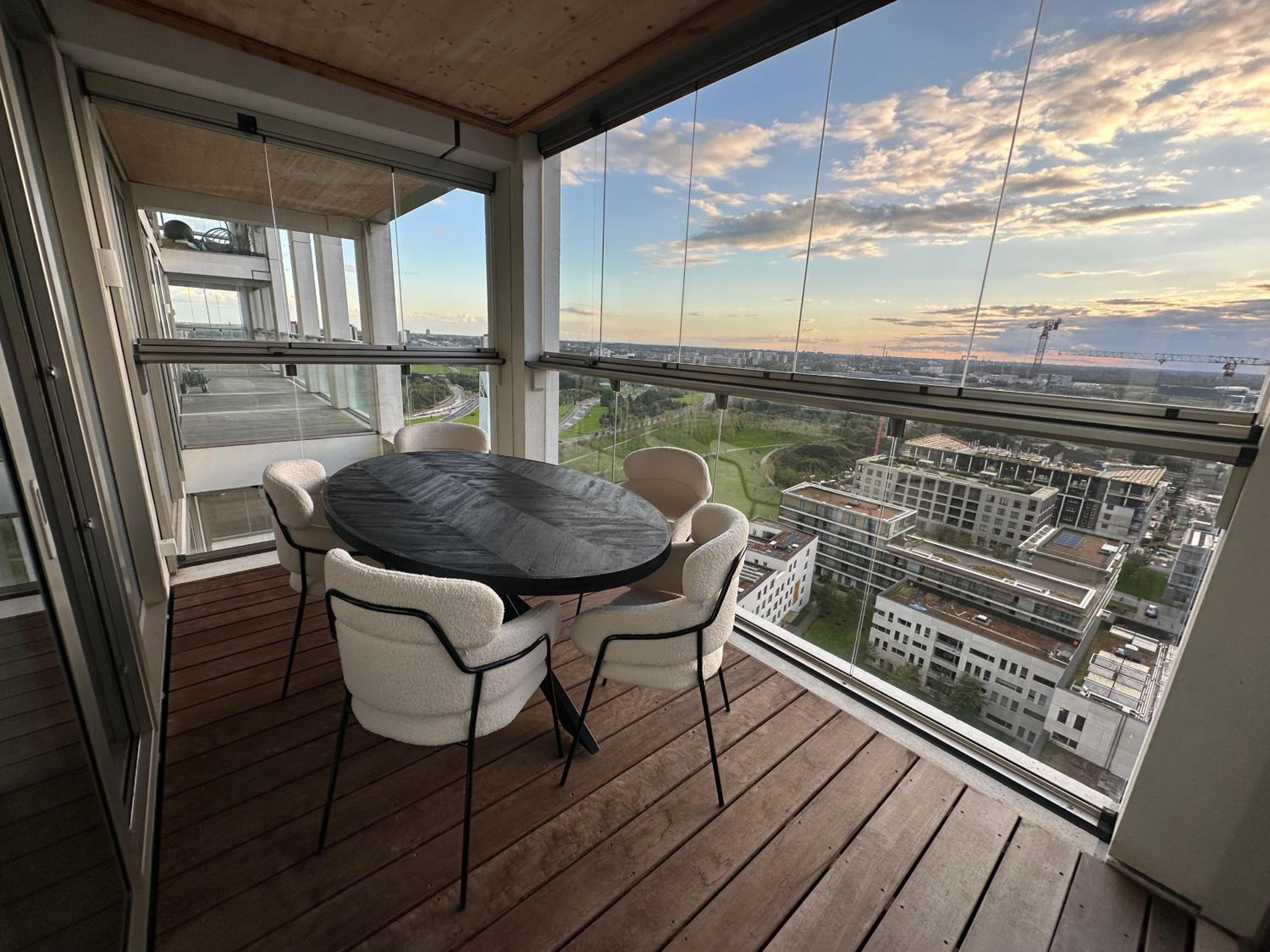 Luxurious Apartment with Panoramic View