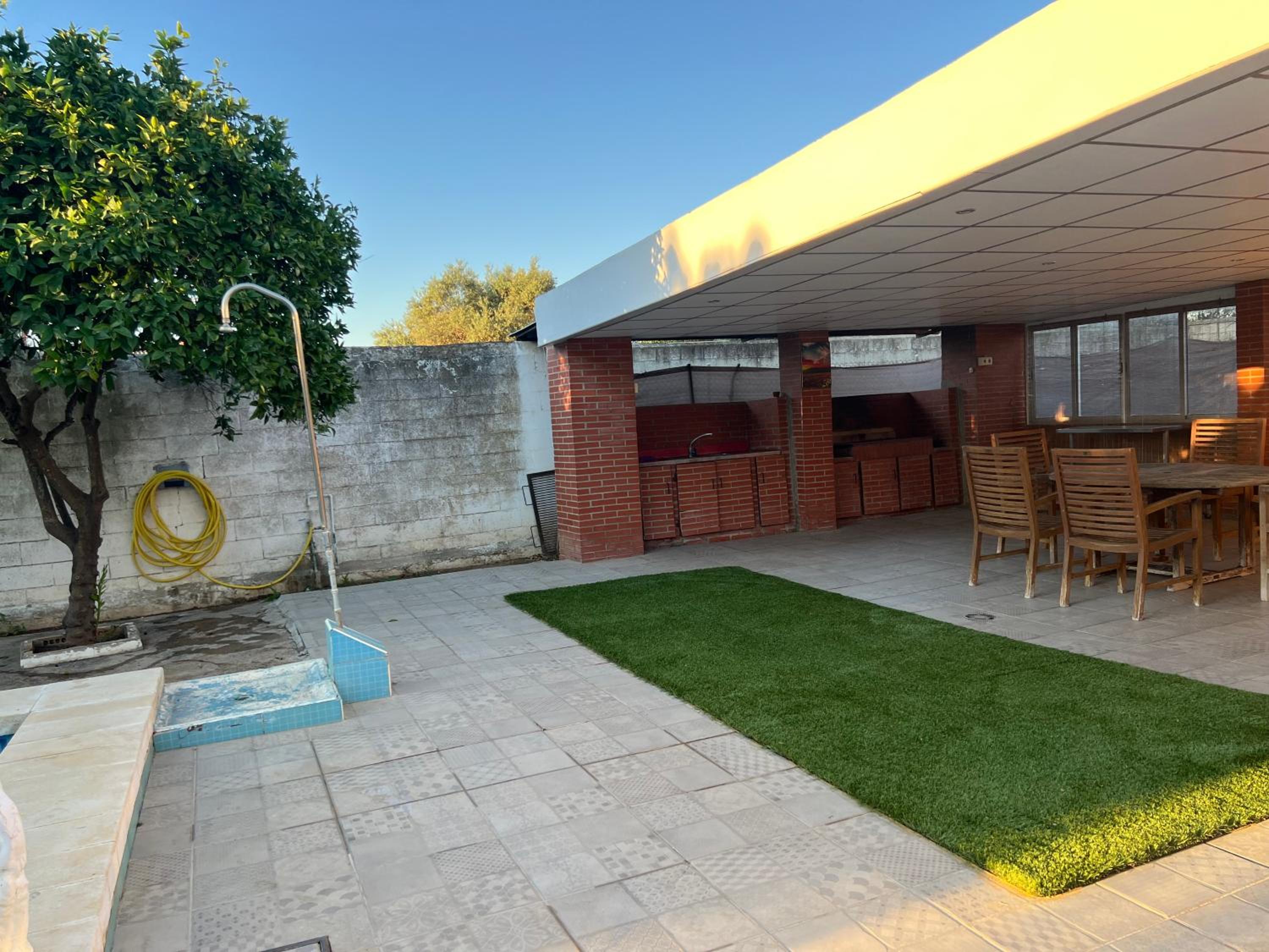 Chalet piscina jakuzzi sevilla