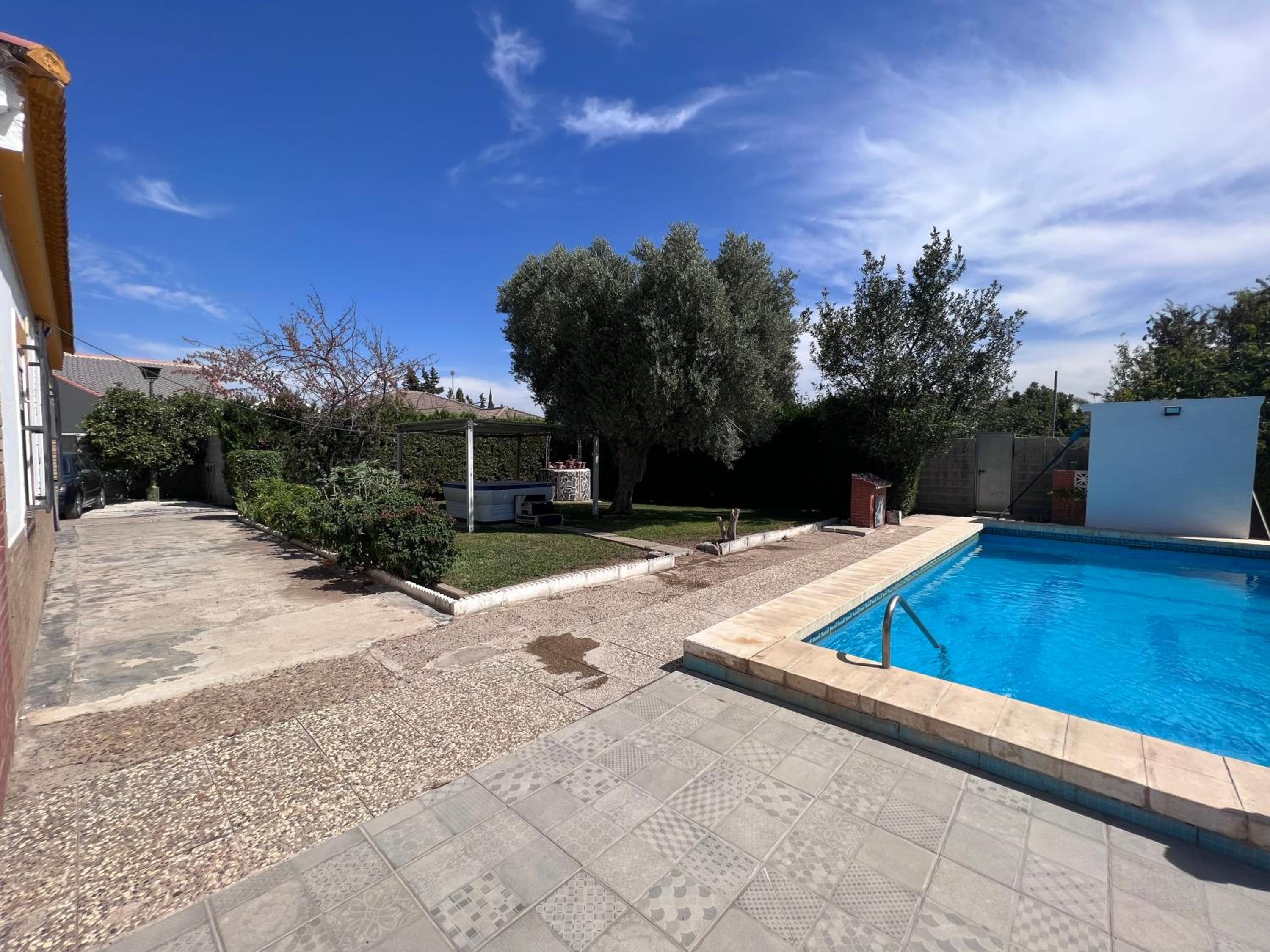 Chalet piscina jakuzzi sevilla