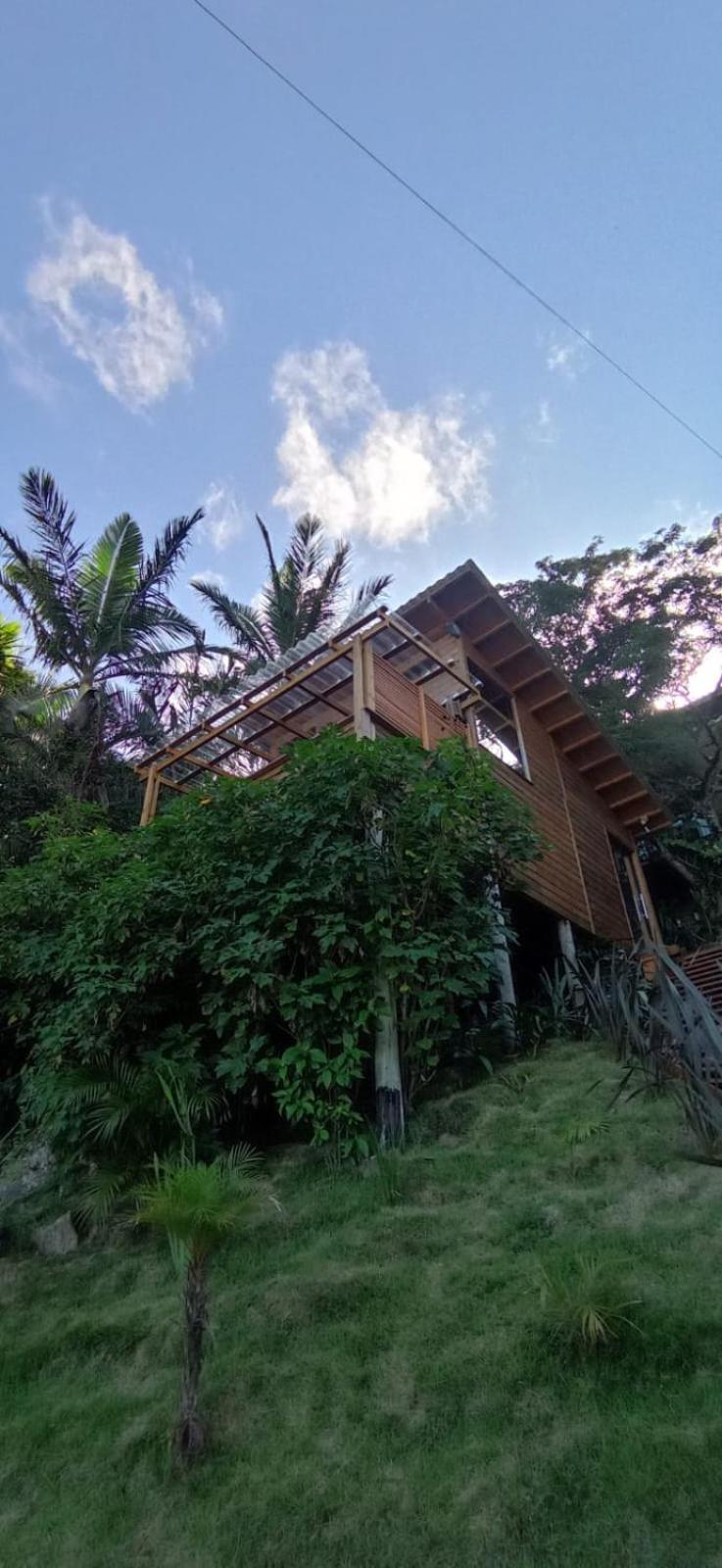 Casa espaçosa à 5min da praia Floripa vista pro mar de 2 até 12 hóspedes