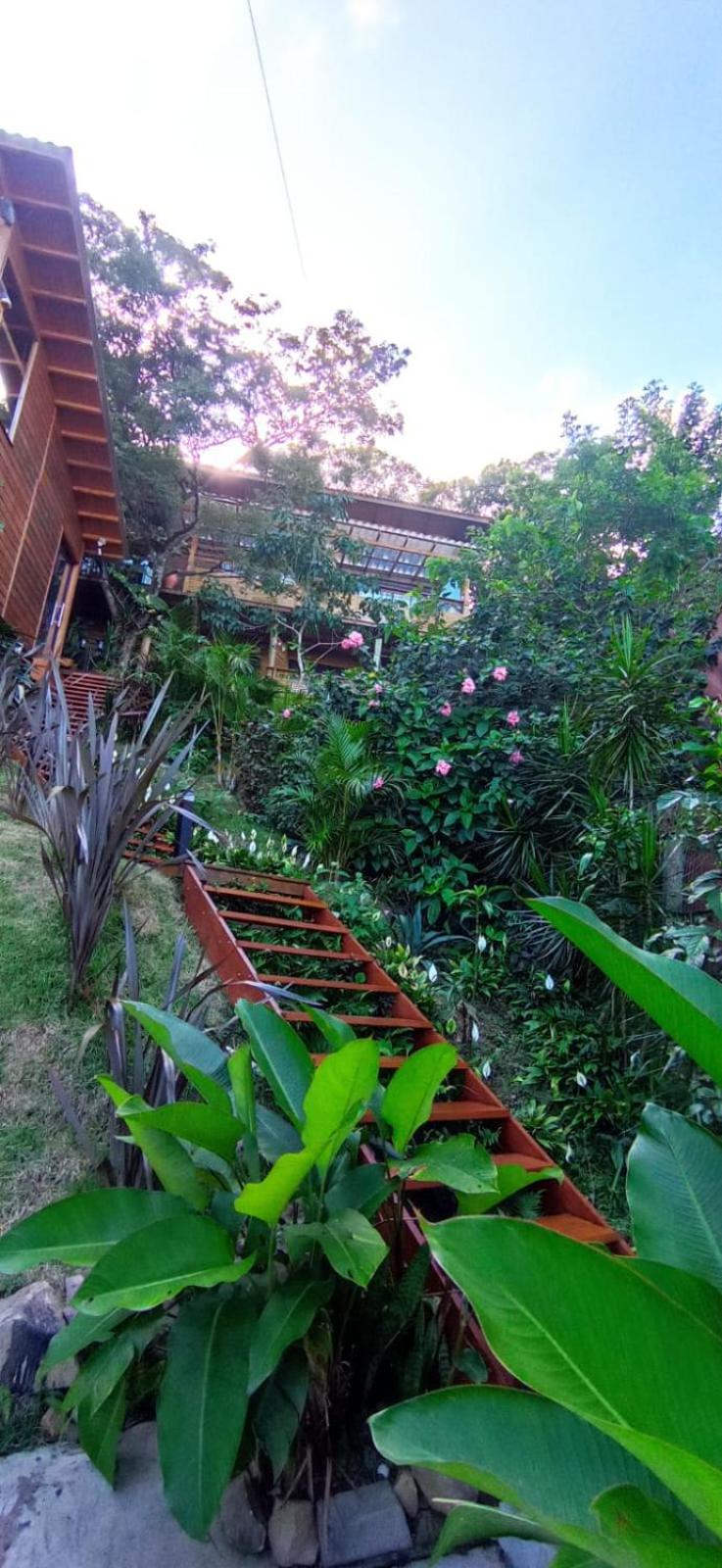 Casa espaçosa à 5min da praia Floripa vista pro mar de 2 até 12 hóspedes