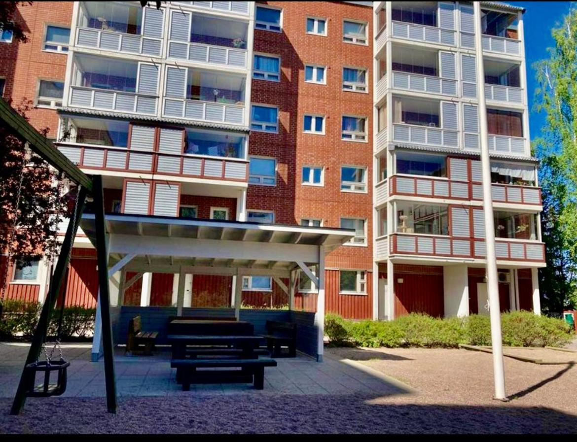 2 Bedroom Apartment with Private Sauna for 5 people 15 mins to Helsinki 56sq mt min 2 nights view 2