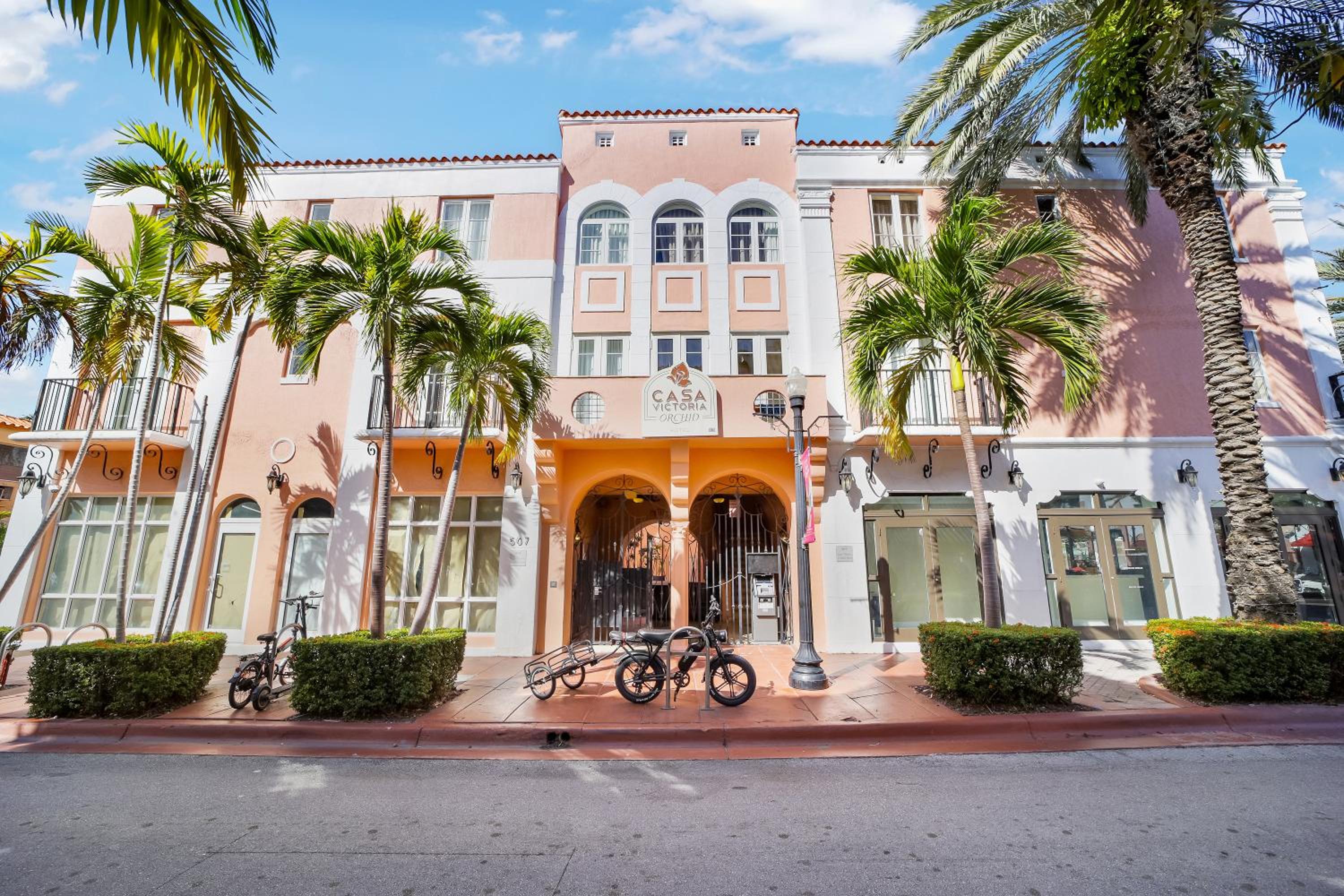 Hotel Casa Victoria Orchid Hotel - Image 1