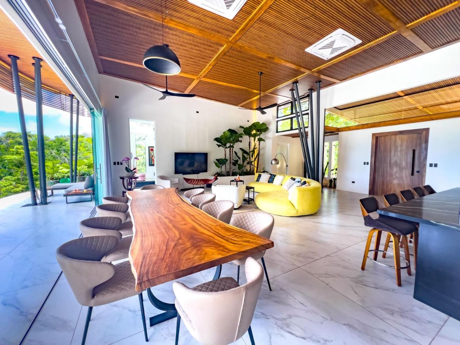 Casa Laguna