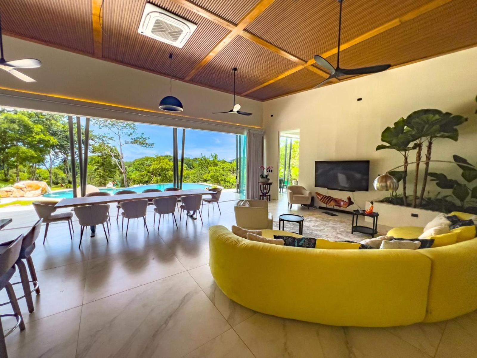 Casa Laguna